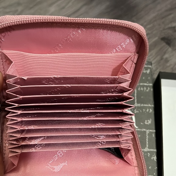 Walletbe 🦘 Pink Croco Accordion Credit Card Wallet - Picture 4 of 4